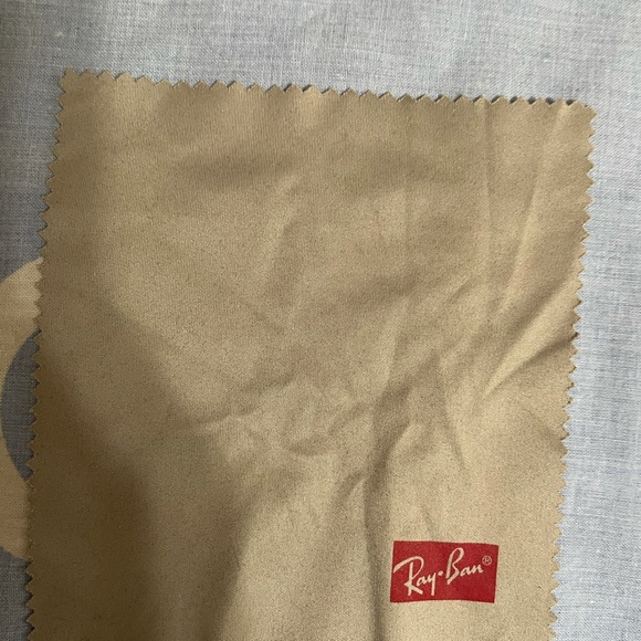 Unisex Ray Ban Shades - Picture 6 of 7